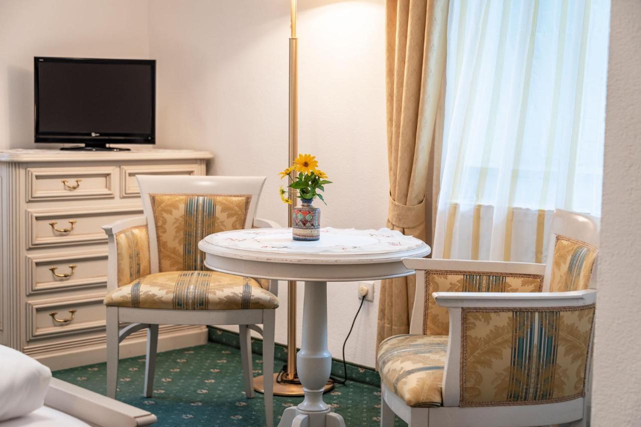 Hotel Weisse Lilie - B&B Rio di Pusteria Екстер'єр фото