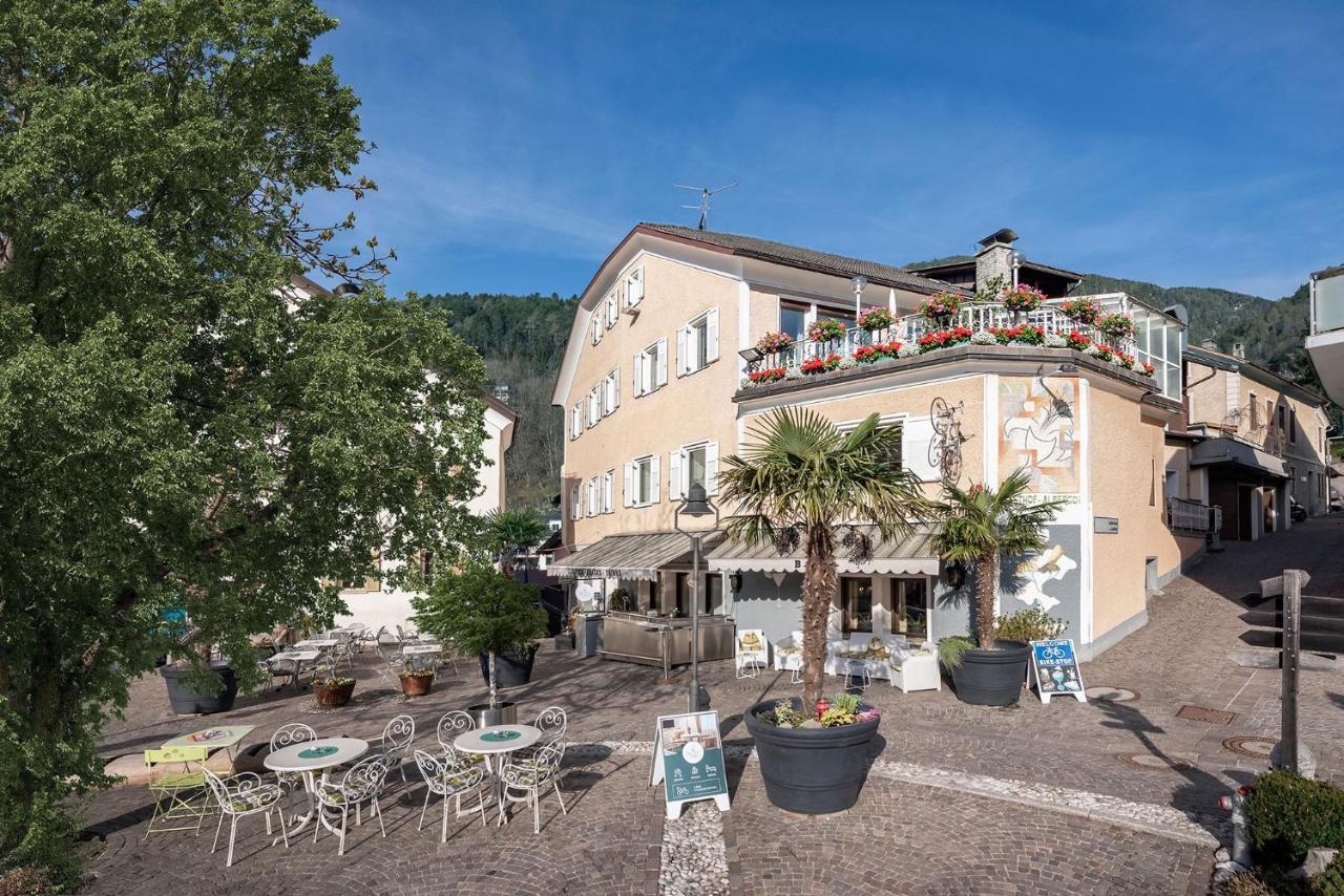 Hotel Weisse Lilie - B&B Rio di Pusteria Екстер'єр фото