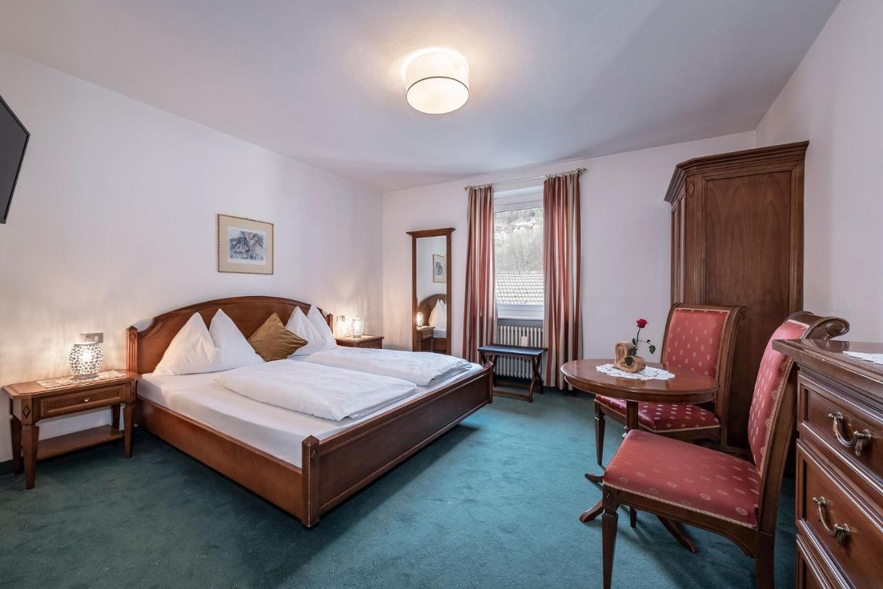 Hotel Weisse Lilie - B&B Rio di Pusteria Екстер'єр фото